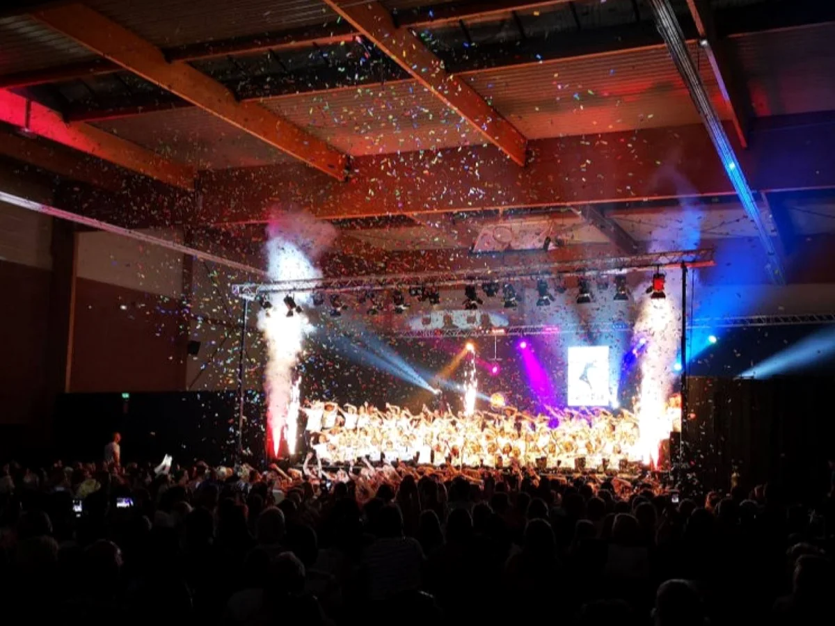 Sonorisation, éclairage et effets spéciaux pour un final de gala de danse dans le Nord-Pas-de-Calais